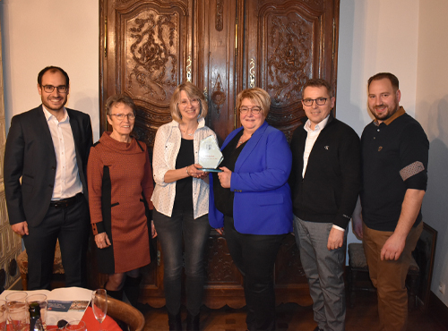 Remise du trophée : concours de la plus belle Vitrine de Noël